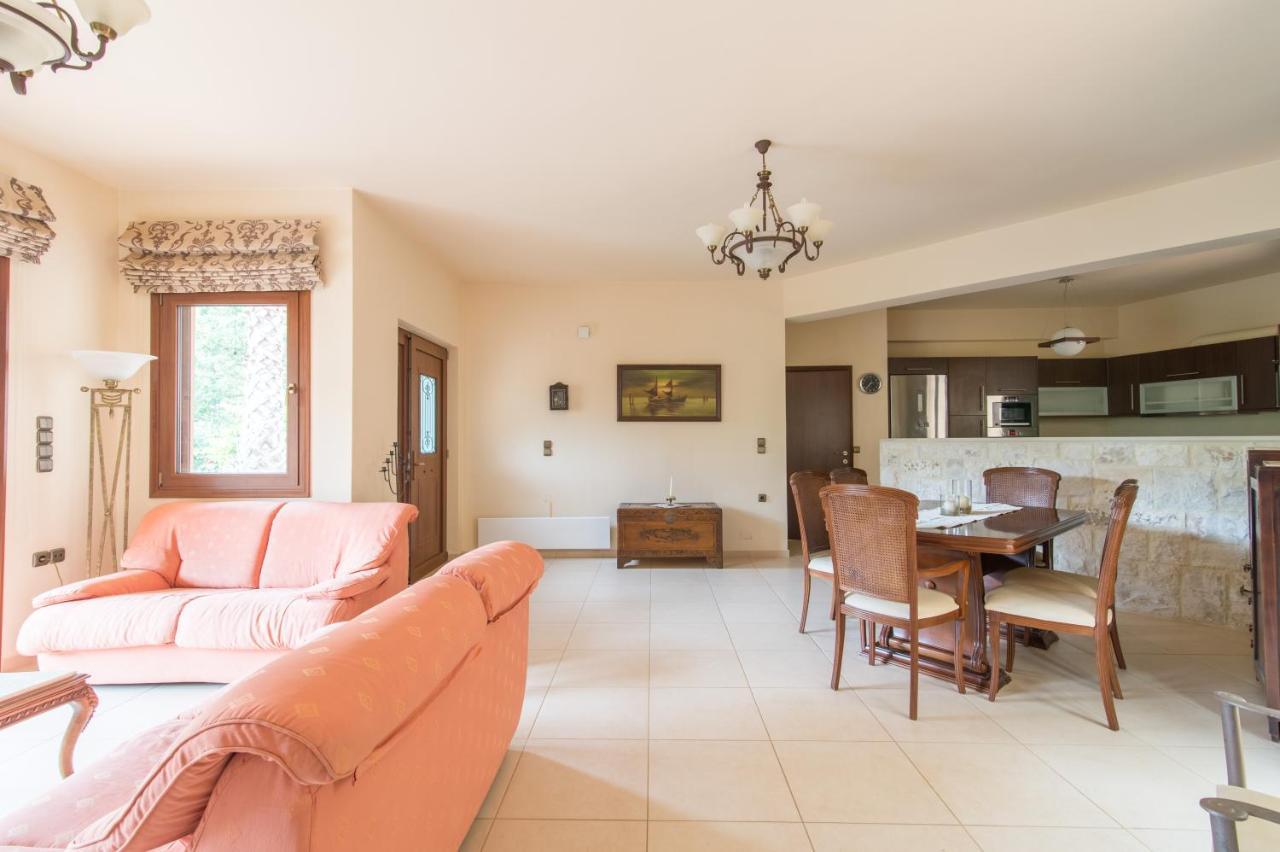 Вилла Comfy House With Mountain View *