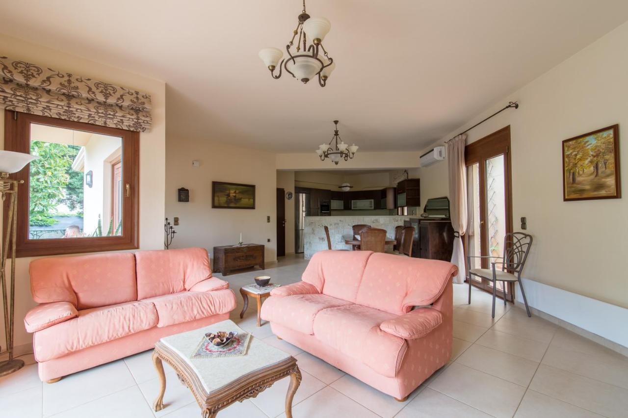 Вилла Comfy House With Mountain View Ираклион